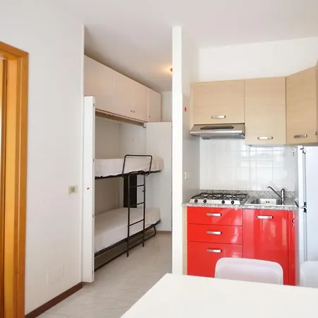 In With Balcony Apartman *